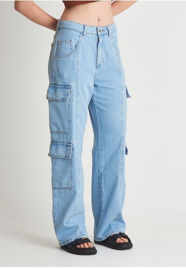 Calça jeans reta  bolsos cargo  duplo