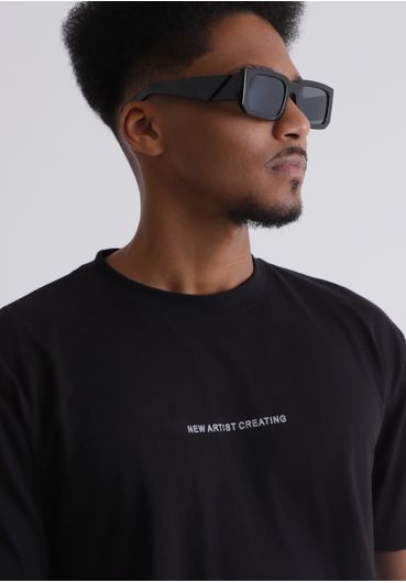 Camiseta em algodão estampa new artist creating