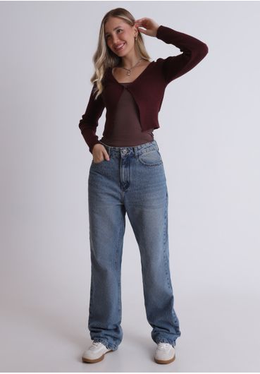 Calça jeans reta com puídos
