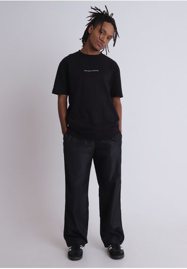 Calça de nylon