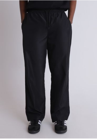 Calça de nylon