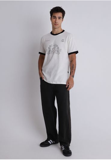 Camiseta com contraste estampa Vanguard
