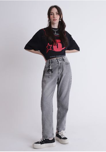 Calça jeans mom cintura média